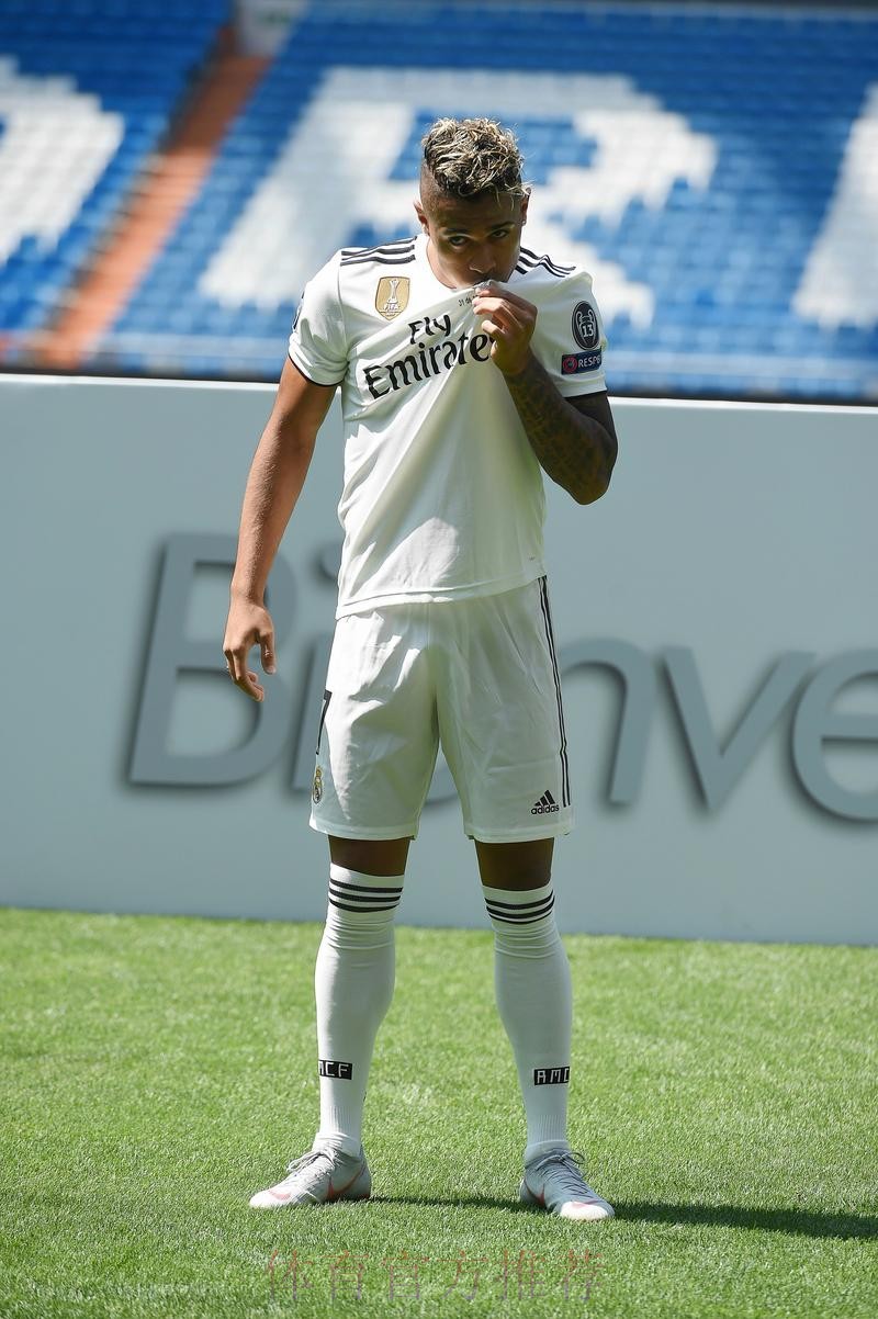 皇马官方:迪亚斯被球迷票选为队内2月最佳 皇马官方:迪亚斯被球迷票选为队内2月最佳